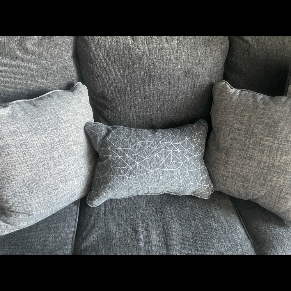 Throw pillow set - Picture 3 of 4